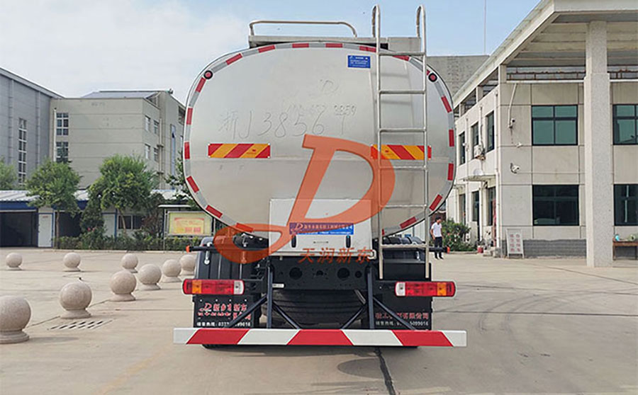 <a href=http://www.xdqj.com/ target=_blank class=infotextkey>牛奶运输车</a>