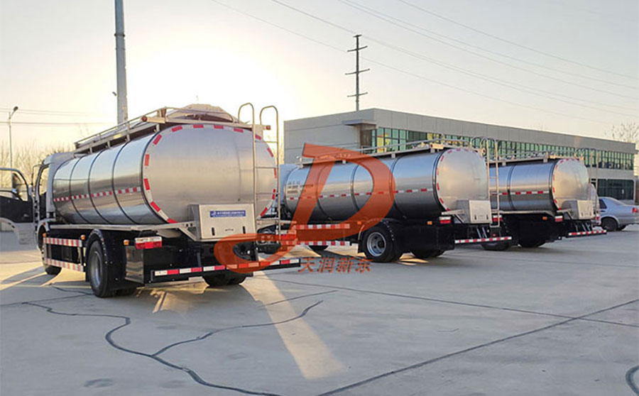 <a href=http://www.xdqj.com/ target=_blank class=infotextkey>牛奶运输车</a>