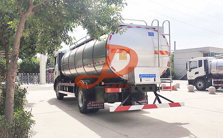 <a href=http://m.kuai18.com/ target=_blank class=infotextkey>牛奶運輸車</a>