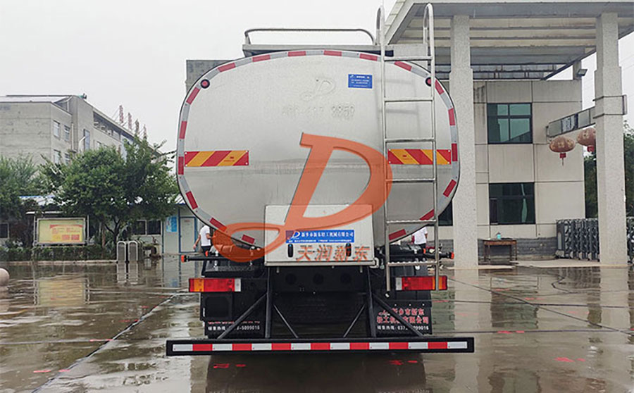 <a href=http://www.xdqj.com/product/xiannaiche/ target=_blank class=infotextkey>鲜奶运输车</a>