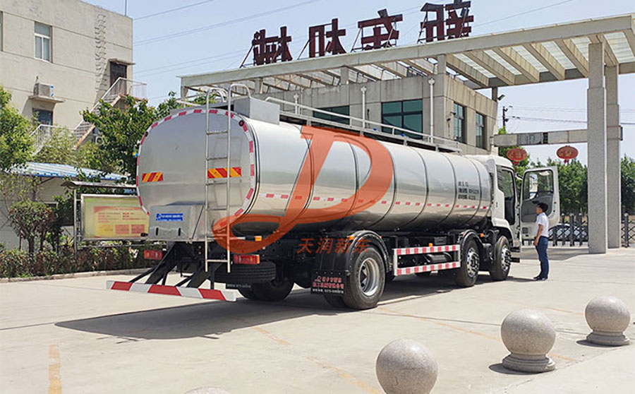 <a href=http://www.xdqj.com/ target=_blank class=infotextkey>牛奶运输车</a>