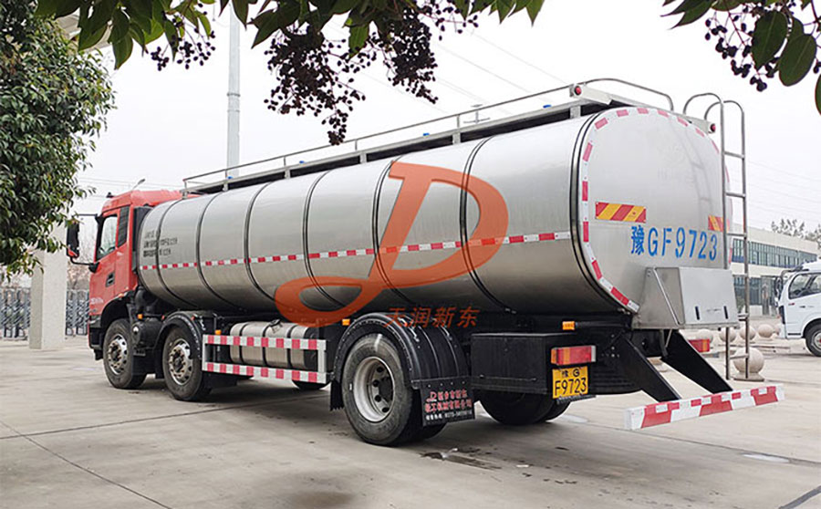 <a href=http://www.xdqj.com/product/xiannaiche/ target=_blank class=infotextkey>鲜奶运输车</a>