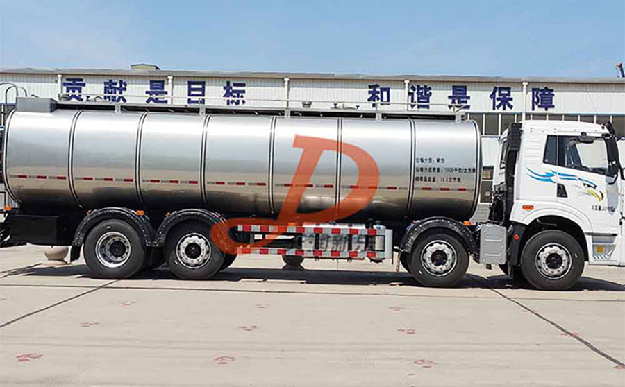 <a href=http://www.xdqj.com/product/xiannaiche/ target=_blank class=infotextkey>鲜奶运输车</a>
