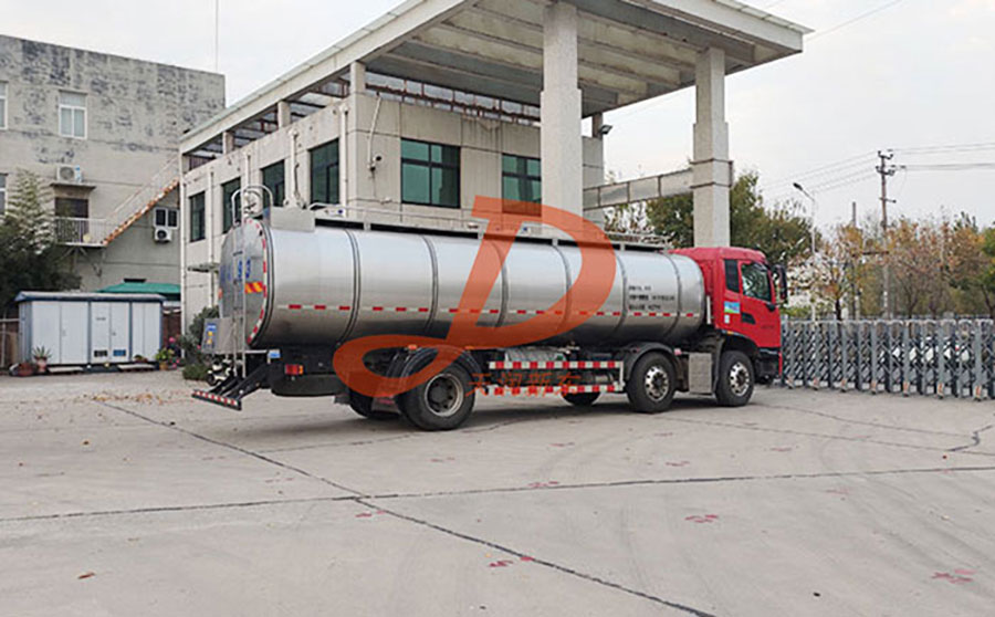 <a href=http://taaxgd.cn/product/xiannaiche/ target=_blank class=infotextkey>鮮奶運(yùn)輸車</a>