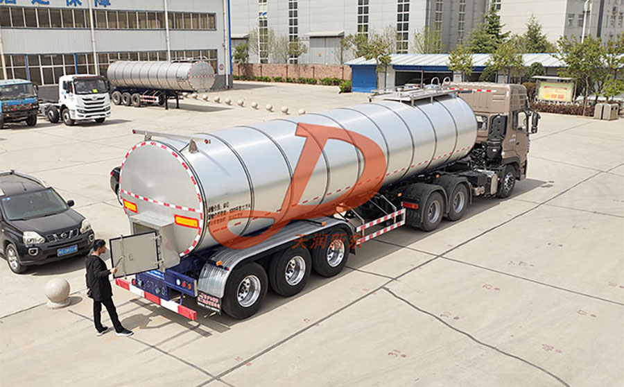 <a href=http://www.xdqj.com/product/xiannaiche/ target=_blank class=infotextkey>鲜奶运输车</a>