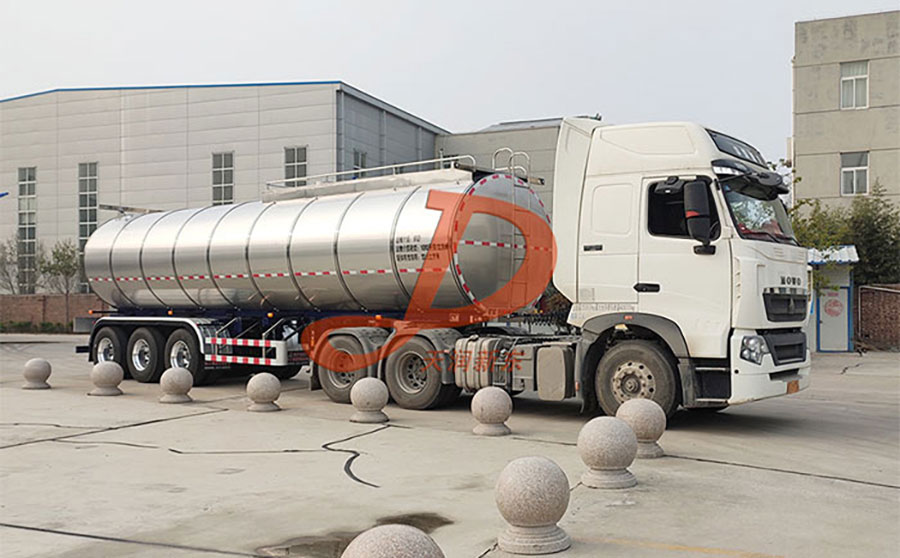<a href=http://www.xdqj.com/ target=_blank class=infotextkey>牛奶运输车</a>