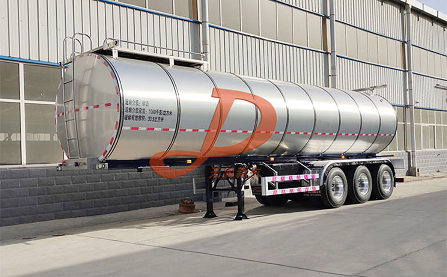 <a href=http://www.xdqj.com/product/xiannaiche/ target=_blank class=infotextkey>鲜奶运输车</a>