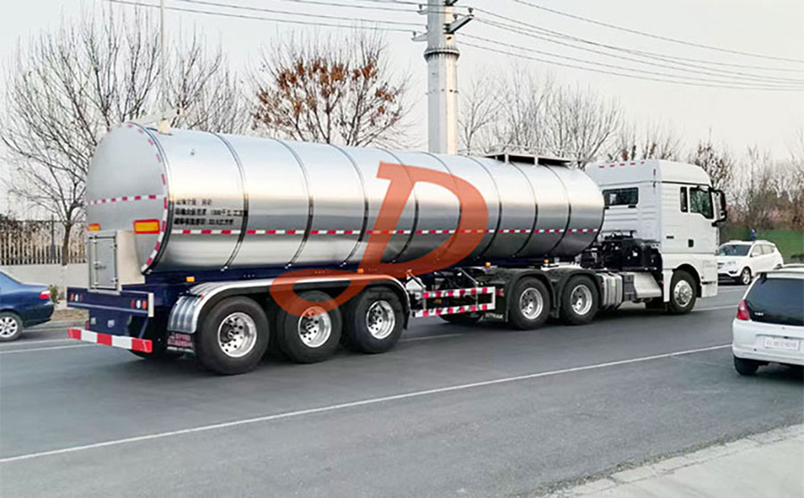 <a href=http://www.xdqj.com/product/xiannaiche/ target=_blank class=infotextkey>鲜奶运输车</a>