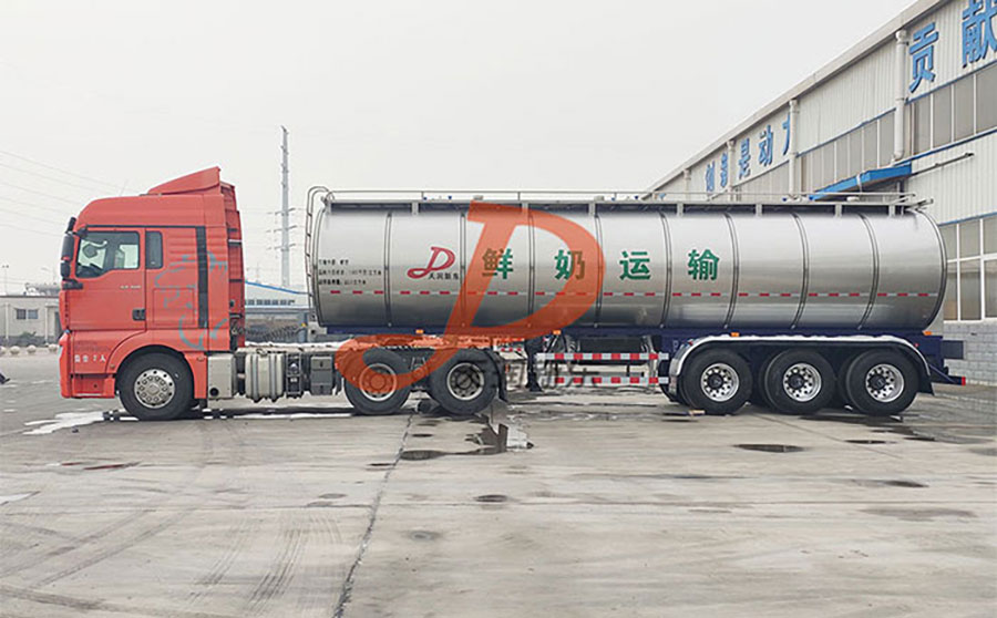 <a href=http://www.xdqj.com/ target=_blank class=infotextkey>牛奶运输车</a>