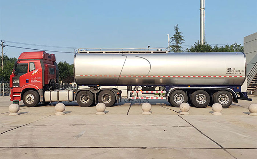 <a href=http://quchm.com.cn/product/xiannaiche/ target=_blank class=infotextkey>鮮奶運輸車</a>