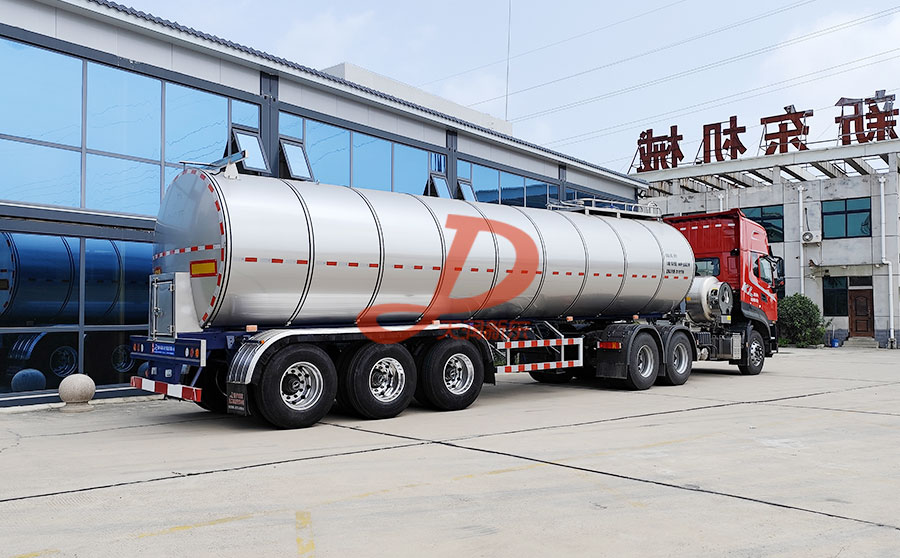 <a href=http://www.xdqj.com/product/xiannaiche/ target=_blank class=infotextkey>鲜奶运输车</a>