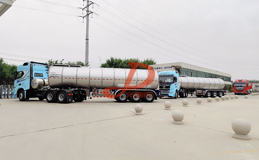 <a href=http://www.xdqj.com/product/xiannaiche/ target=_blank class=infotextkey>鲜奶运输车</a>