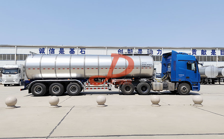 <a href=http://www.diodosae.com/product/xiannaiche/ target=_blank class=infotextkey>鮮奶運(yùn)輸車(chē)</a>