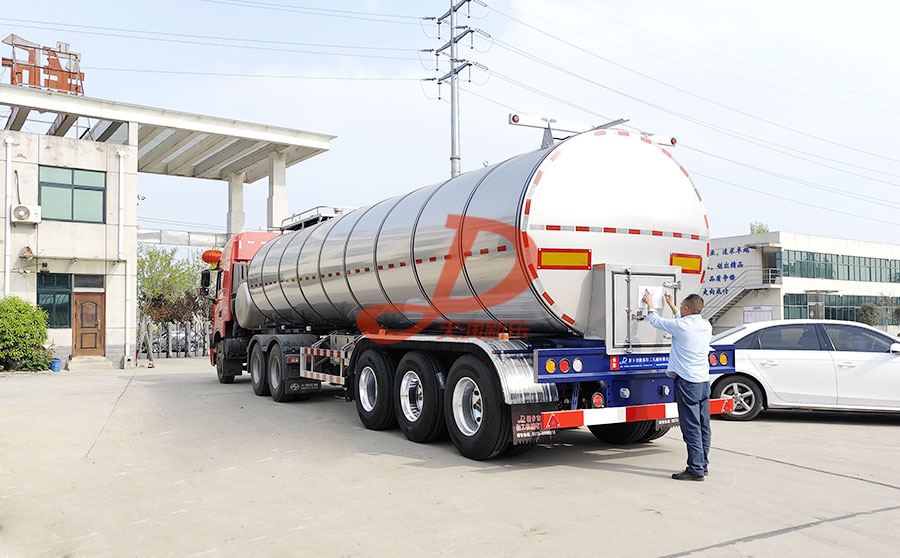 <a href=http://www.xdqj.com/product/xiannaiche/ target=_blank class=infotextkey>鲜奶运输车</a>