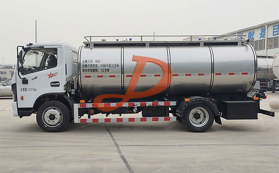 <a href=http://www.xdqj.com/product/xiannaiche/ target=_blank class=infotextkey>鲜奶运输车</a>