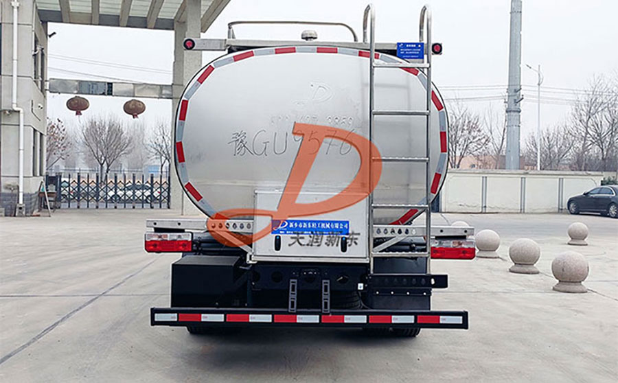 <a href=http://www.xdqj.com/ target=_blank class=infotextkey>牛奶运输车</a>