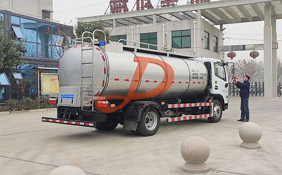 <a href=http://bjxcdq.com/ target=_blank class=infotextkey>牛奶運(yùn)輸車</a>