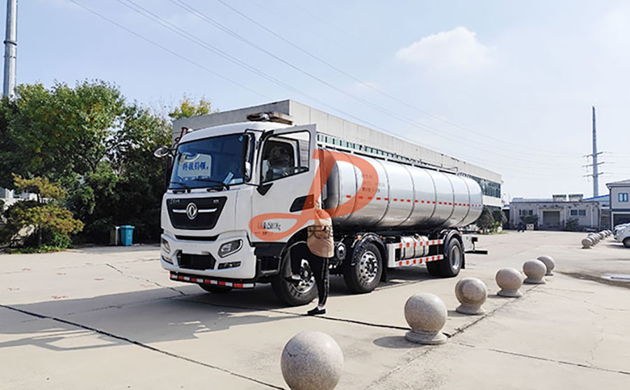 <a href=http://www.xdqj.com/ target=_blank class=infotextkey>牛奶运输车</a>