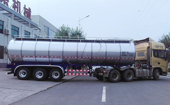 34吨鲜奶运输车
