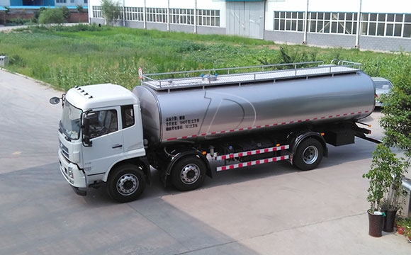 16吨液态<a href=http://www.xdqj.com/product/xiannaiche/ target=_blank class=infotextkey>鲜奶运输车</a>