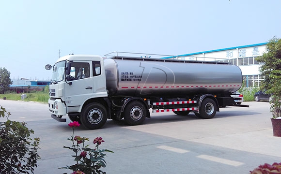 16吨液态<a href=http://www.xdqj.com/product/xiannaiche/ target=_blank class=infotextkey>鲜奶运输车</a>