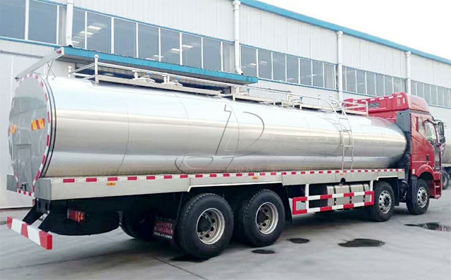 广州客户解放国五4轴25吨鲜奶运输车今日发货