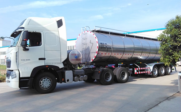 34吨半挂液体牛奶运输车