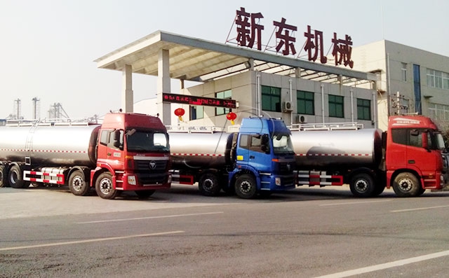 我公司发往深圳某物流公司三台奶罐车今日发货