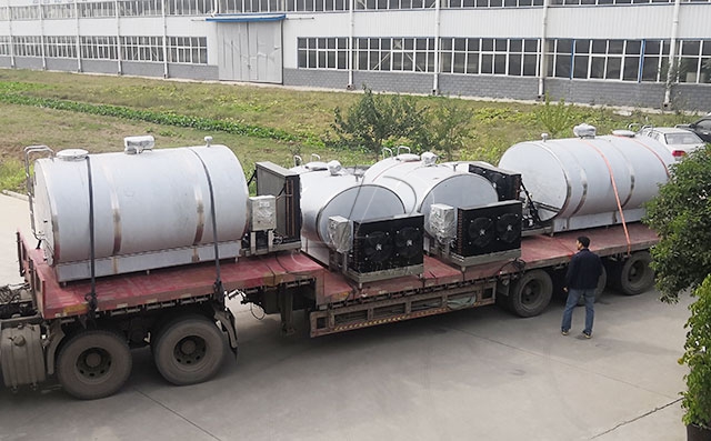 新东机械云南客户6吨牛奶制冷罐四台齐发