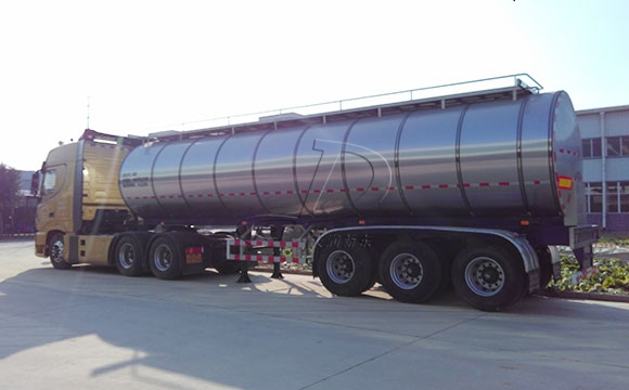 33吨牛奶运输专用车