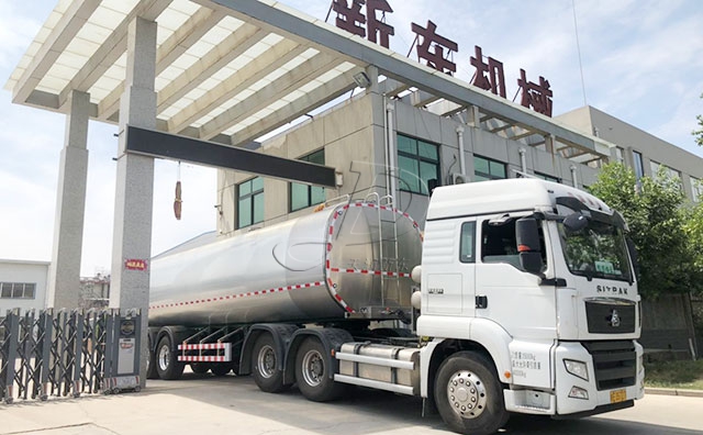 天润新东牌40吨运输鲜奶罐车今日发往安徽客户处