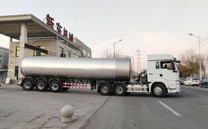 甘肃40吨大型半挂运输牛奶罐车下午发货