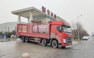 山东潍坊10吨牛奶冷藏保鲜罐冒雨发货现场