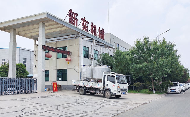 广州2吨微藻浆立式不锈钢保温制冷罐装车发货