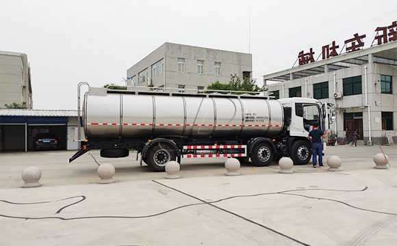 东风16吨连体奶罐车
