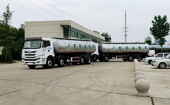 解放国六20吨牛奶运输车