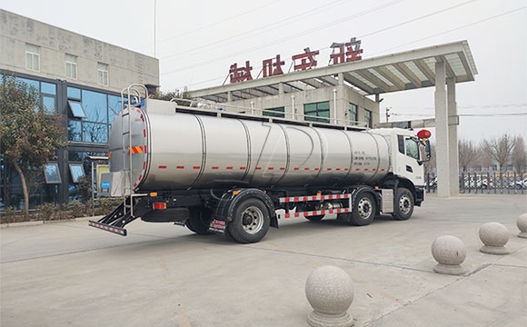 椰子水运输车