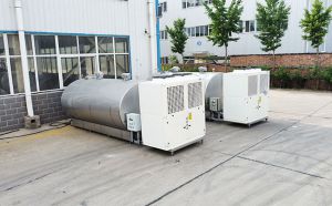 客戶訂購的2臺10噸牛奶制冷罐準備發往河北