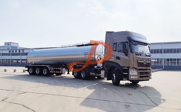 牛奶运输车