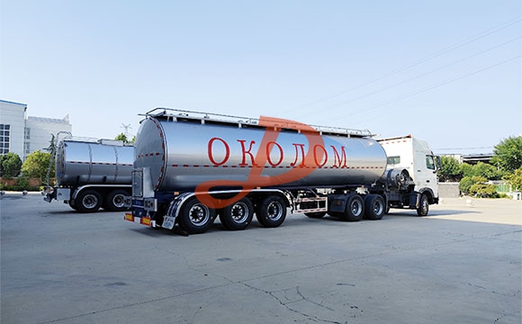 鲜奶运输车