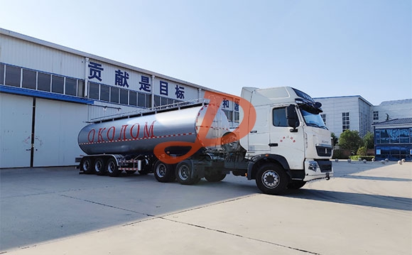 鲜奶运输车
