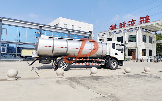 我公司一臺10方鮮奶運輸車下午直發(fā)河北