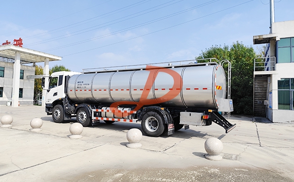 鮮奶運(yùn)輸車