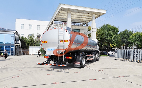 鮮奶運(yùn)輸車