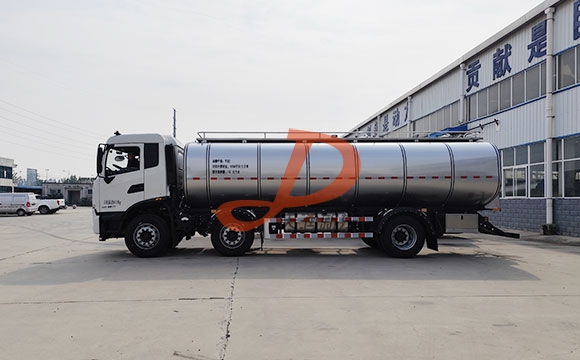 牛奶运输车