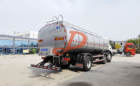 牛奶运输车
