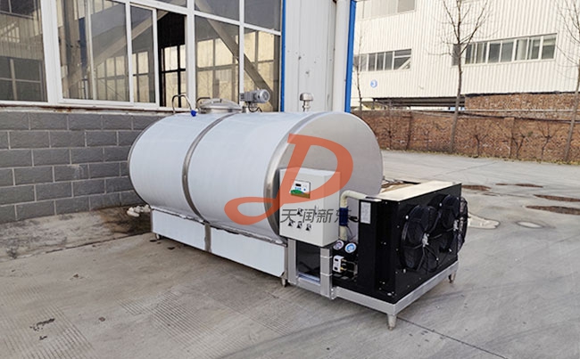 山东诸城客户订购的3吨牛奶制冷罐发货前试机