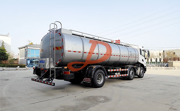 鲜奶运输车