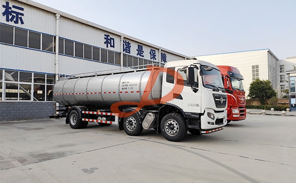 鲜奶运输车