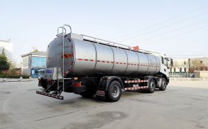 宁夏奶罐车客户订购的16立方鲜奶运输车交付